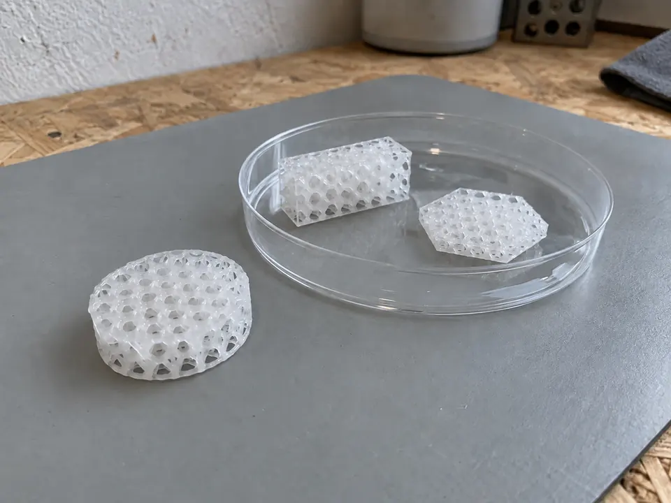 Near-white scaffold samples in three formats.